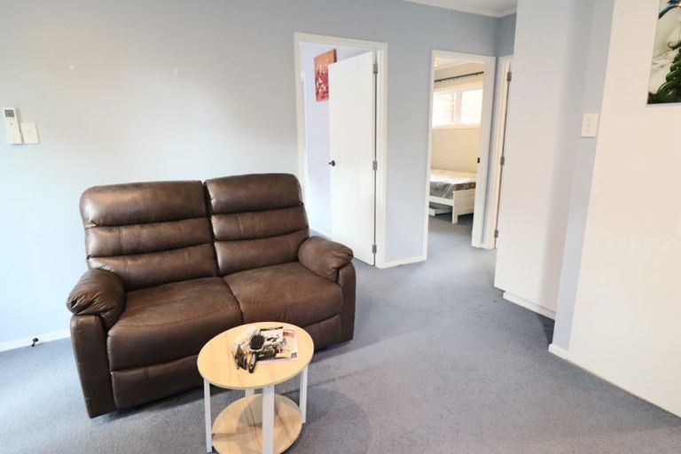 Photo of property in 1/21 Beswick Place, Birkdale, Auckland, 0626