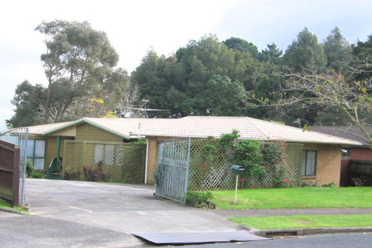 Photo of property in 6/17a Idesia Place, Totara Heights, Auckland, 2105