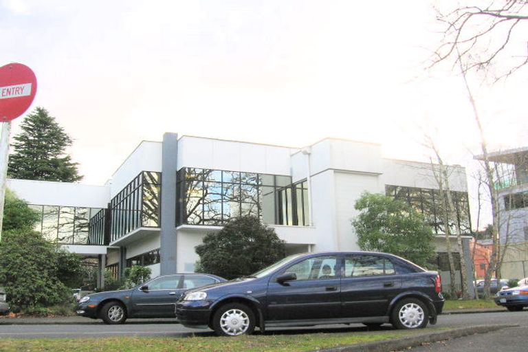 Photo of property in Waterford Estate, 1/102 Grantham Street, Hamilton Central, Hamilton, 3204