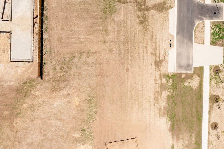 Photo of property in 4 Raspberry Close, Wanaka, 9382