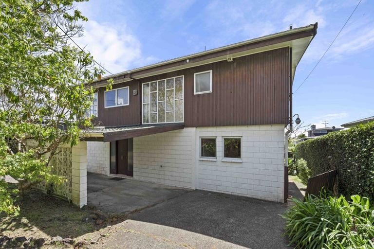Photo of property in 42 De Luen Avenue, Tindalls Beach, Whangaparaoa, 0930