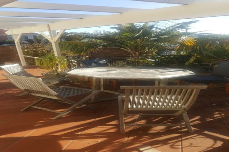 Photo of property in 107 Aberdeen Road, Castor Bay, Auckland, 0620