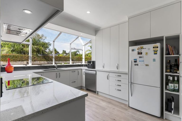 Photo of property in 30 Ganymede Place, Half Moon Bay, Auckland, 2012