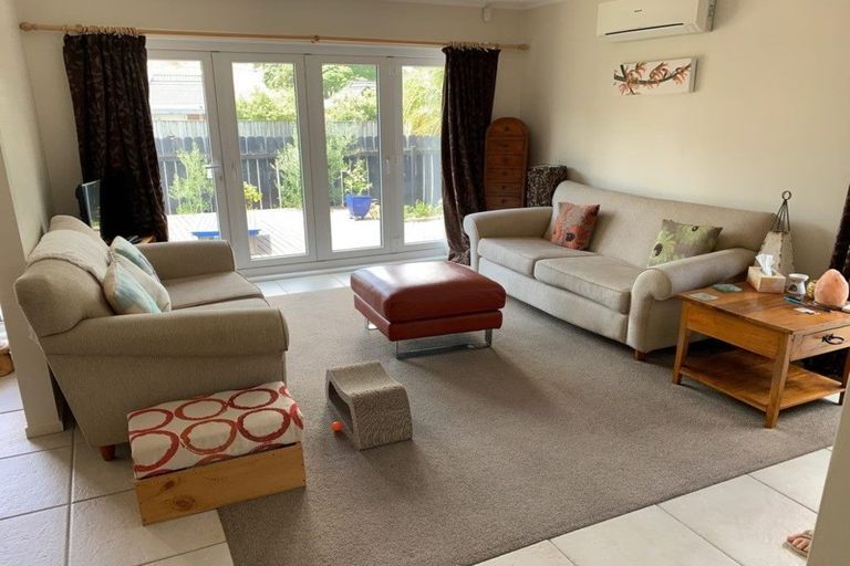 Photo of property in 7 Imogene Way, Half Moon Bay, Auckland, 2012