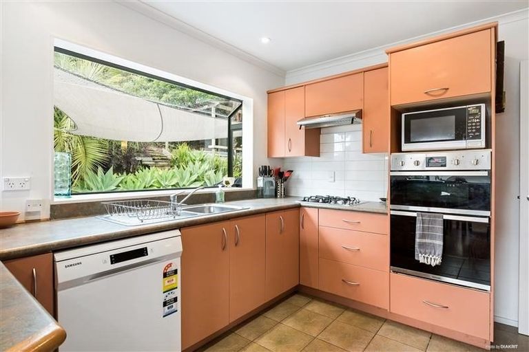 Photo of property in 2/3 Albany Highway, Unsworth Heights, Auckland, 0632