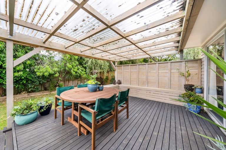 Photo of property in 6 Brightwater Crescent, Totara Park, Upper Hutt, 5018