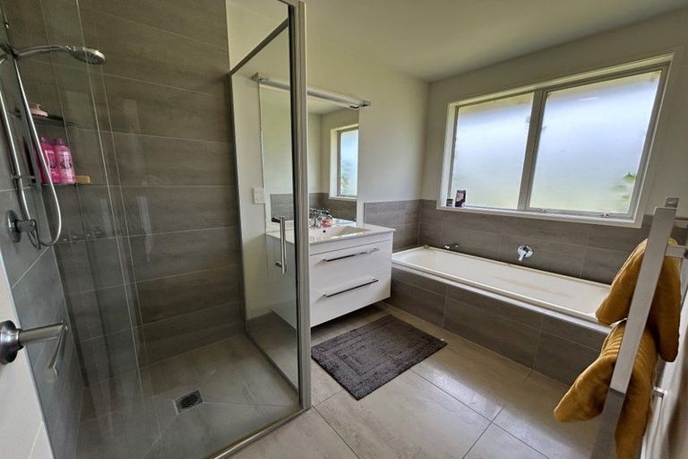 Photo of property in 127 Mcrobbie Road, Kingseat, Papakura, 2580