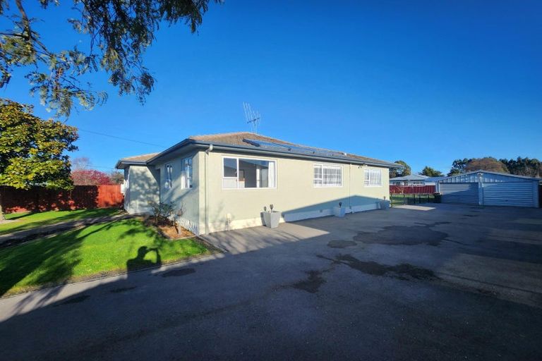 Photo of property in 74 Awamoa Road, Holmes Hill, Oamaru, 9401