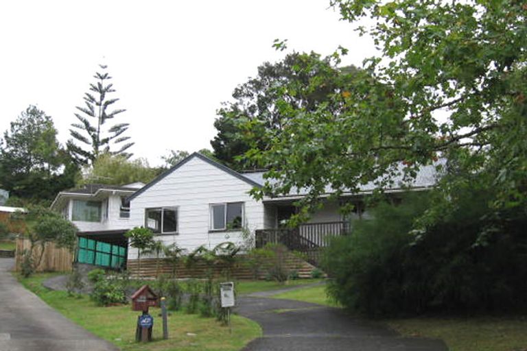 Photo of property in 35 Regency Place, Sunnynook, Auckland, 0632