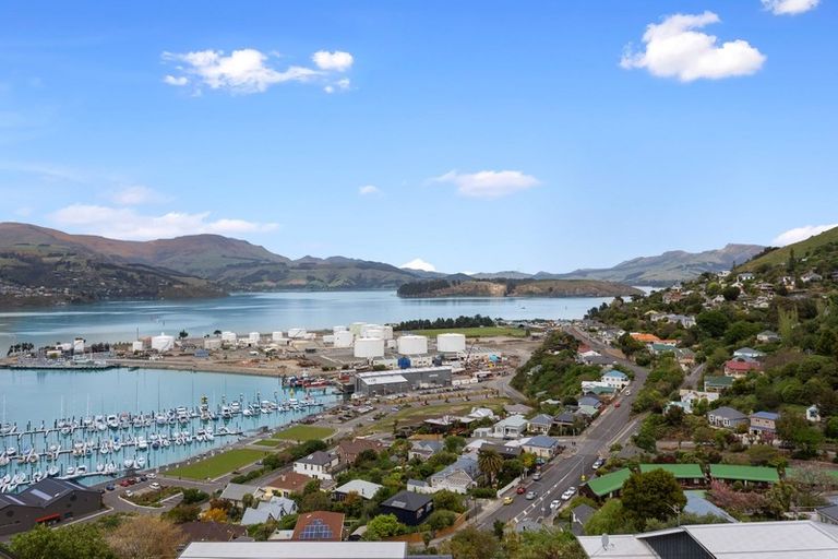 Photo of property in 16 Dudley Road, Lyttelton, 8082