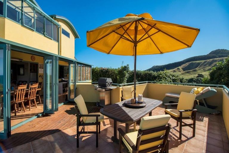Photo of property in 9 Aria Terrace, Mokau, 4376