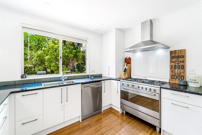 Photo of property in 22 Cascaden Road, Gulf Harbour, Whangaparaoa, 0930