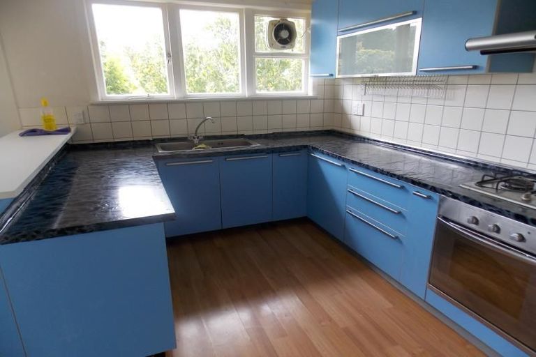 Photo of property in 15 Bancroft Terrace, Newlands, Wellington, 6037