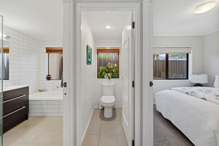 Photo of property in 188 Prince Regent Drive, Farm Cove, Auckland, 2012