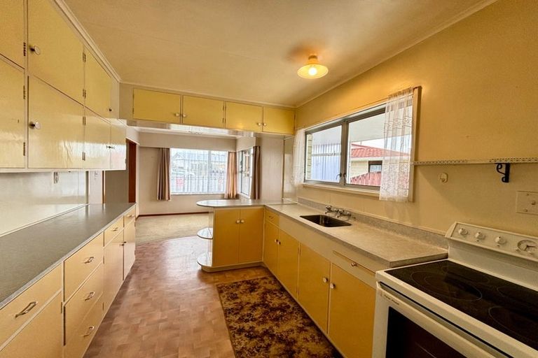 Photo of property in 38 Te Rauparaha Street, Otaki, 5512