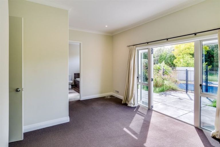Photo of property in 127 Kent Terrace, Taradale, Napier, 4112