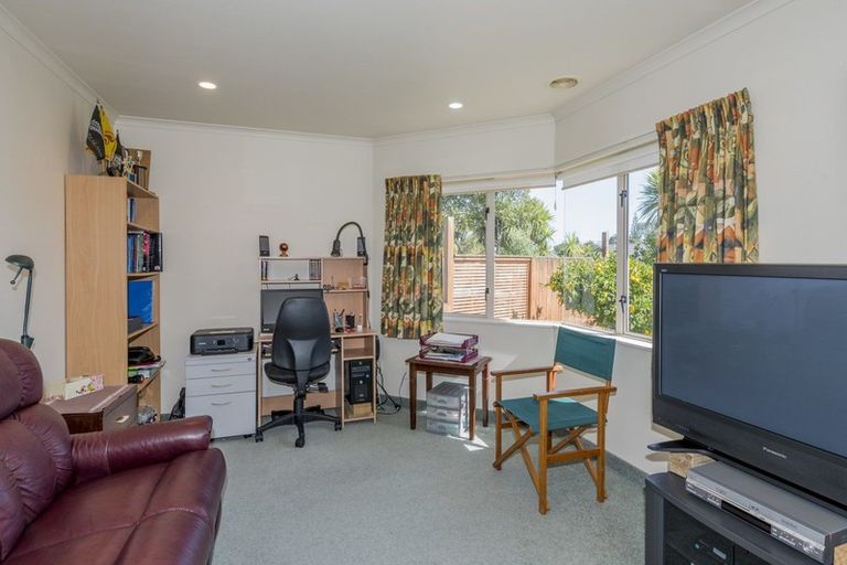 Photo of property in 16 Harry Shaw Way, Raumati South, Paraparaumu, 5032