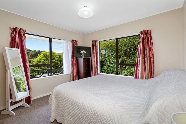 Photo of property in 12a Kitchener Terrace, Johnsonville, Wellington, 6037