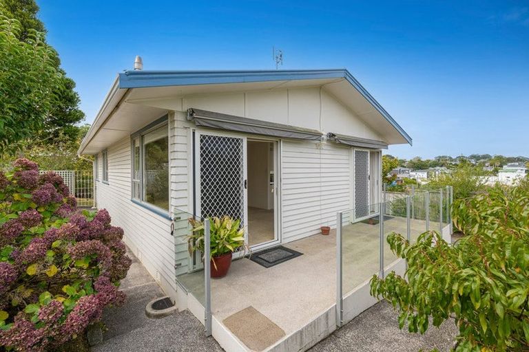 Photo of property in 36 Tonkin Drive, Sunnynook, Auckland, 0620