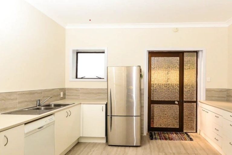 Photo of property in 72 Forest Lake Road, Forest Lake, Hamilton, 3200