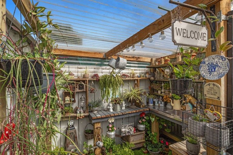 Photo of property in 9 Edgewater Grove, Whakatane, 3120