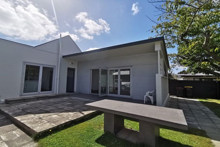 Photo of property in 111 Memorial Avenue, Burnside, Christchurch, 8053