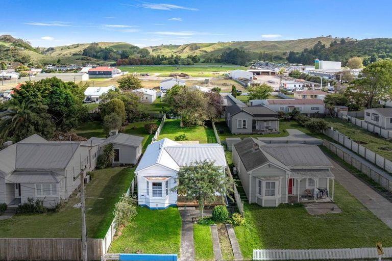 Photo of property in 15 Kelvin Street, Aramoho, Whanganui, 4500