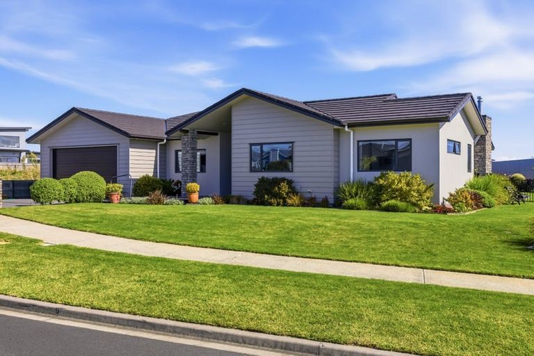 Photo of property in 6 Tuhua Close, Wharewaka, Taupo, 3330