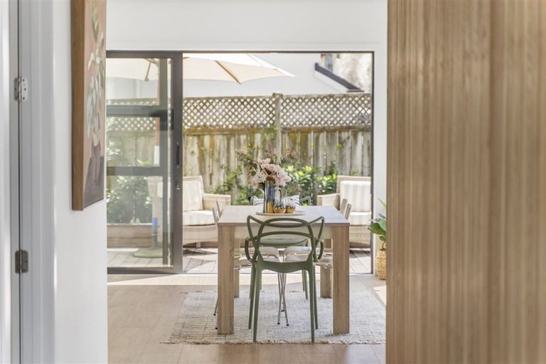 Photo of property in 20 Lynton Road, Bucklands Beach, Auckland, 2012