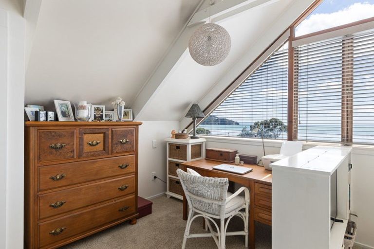 Photo of property in 5 Marine Parade, Orewa, 0931