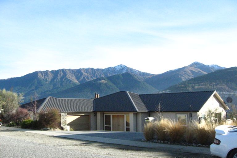Photo of property in 60 Oregon Drive, Kelvin Heights, Queenstown, 9300