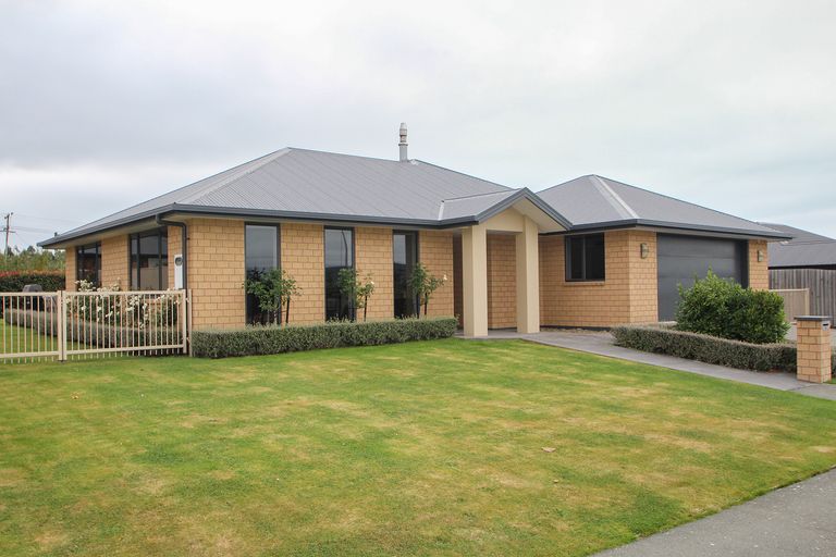 Photo of property in 14 Mcmullan Place, Oamaru North, Oamaru, 9400