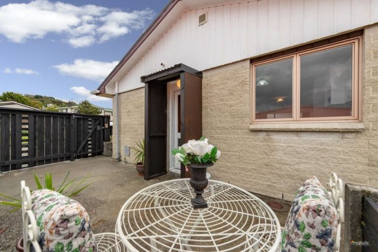 Photo of property in 2a Laurel Grove, Maungaraki, Lower Hutt, 5010