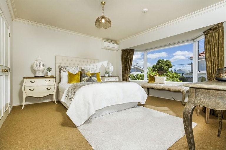 Photo of property in 2/3 Winscombe Street, Belmont, Auckland, 0622