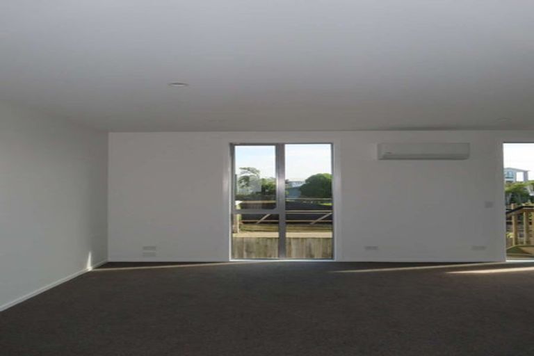Photo of property in 6/246 Marine Parade, New Brighton, Christchurch, 8061