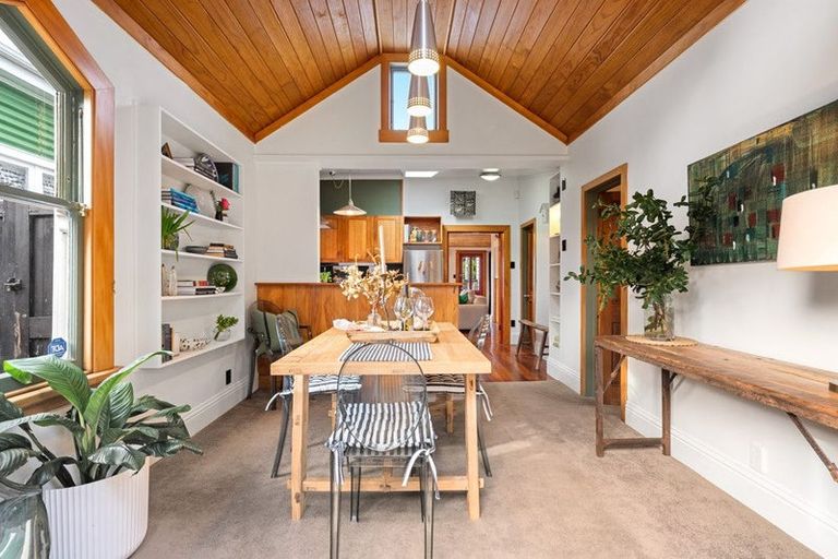 Photo of property in 10 Ferry Street, Seatoun, Wellington, 6022