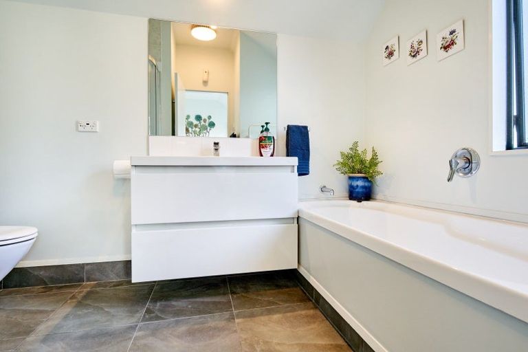 Photo of property in 58 Laings Road, Hutt Central, Lower Hutt, 5010