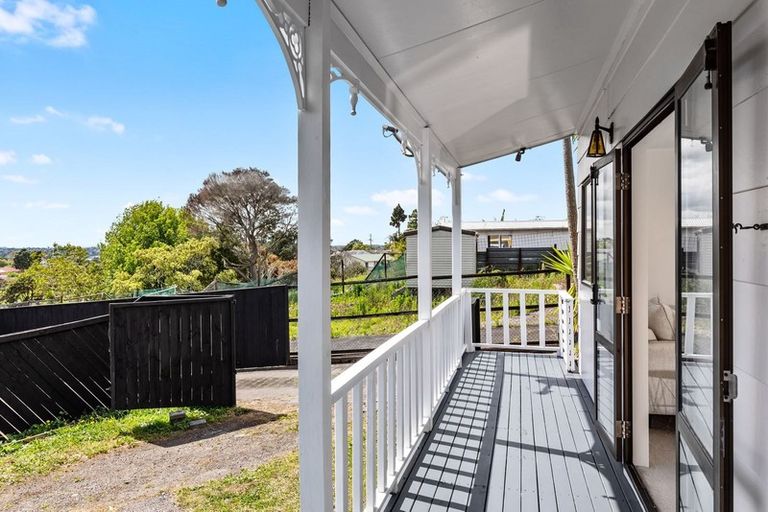 Photo of property in 2/67 West Coast Road, Glen Eden, Auckland, 0602
