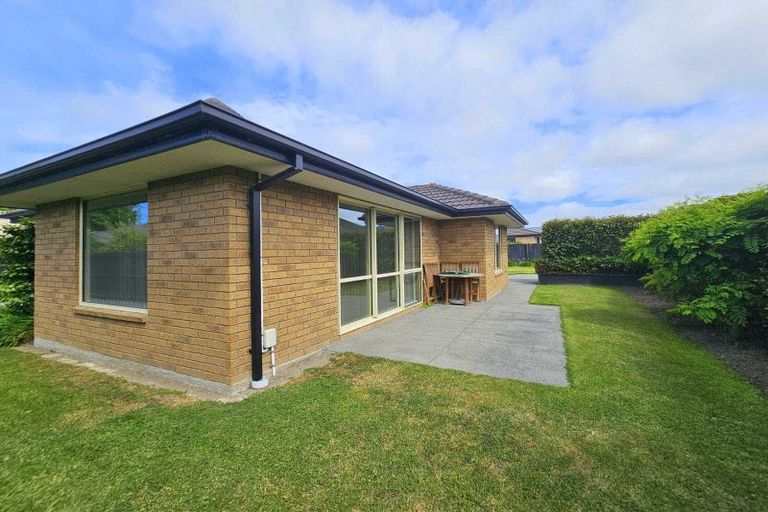 Photo of property in 10 Cyclamen Place, Aidanfield, Christchurch, 8025