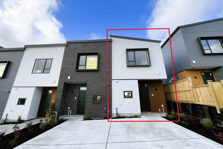 Photo of property in 19 Kuaha Road, Massey, Auckland, 0614