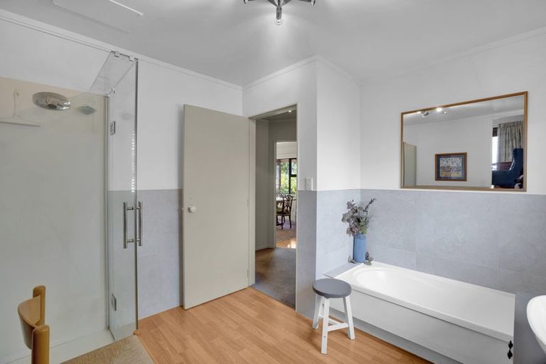 Photo of property in 135a Lake Crescent, Hamilton Lake, Hamilton, 3204