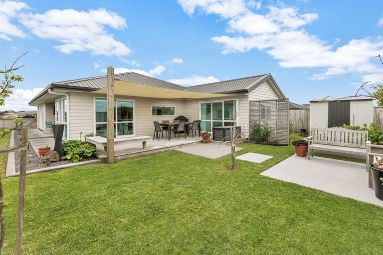 Photo of property in 40 Kowi Lakes Drive, One Tree Point, 0118