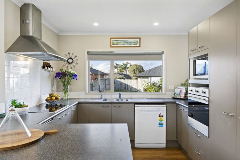 Photo of property in 16 Ploughmans Avenue, Pukekohe, 2120