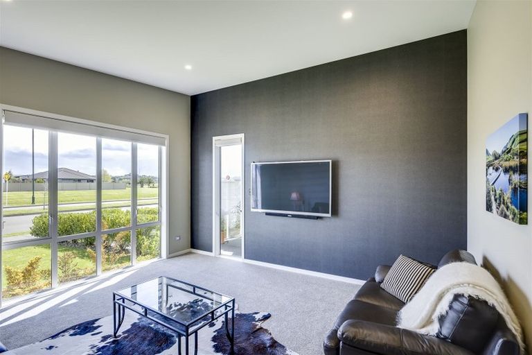Photo of property in 88 Orotu Drive, Poraiti, Napier, 4112