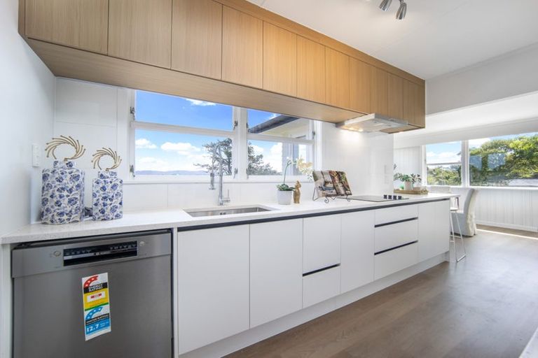 Photo of property in 20 Waione Avenue, Te Atatu Peninsula, Auckland, 0610