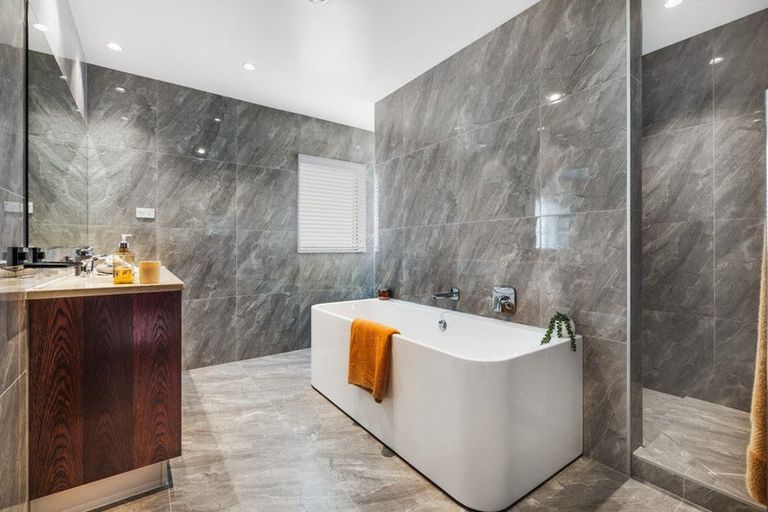 Photo of property in 94 Pohutukawa Parade, Riverhead, 0820