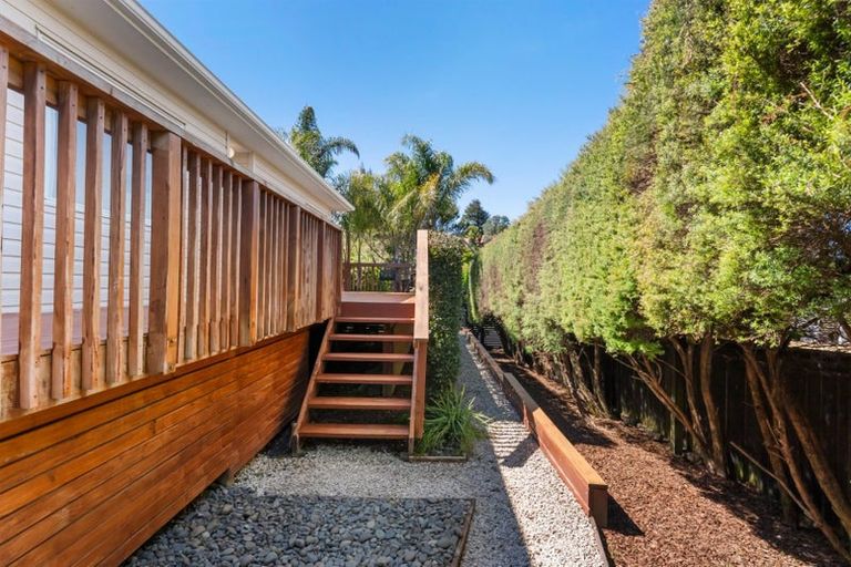 Photo of property in 3 Sispara Place, Beach Haven, Auckland, 0626