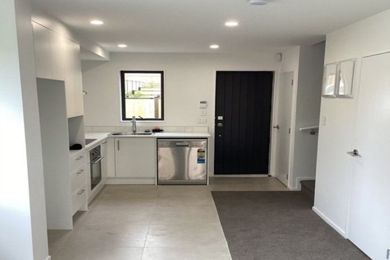 Photo of property in 43 Raupeti Lane, Henderson, Auckland, 0612