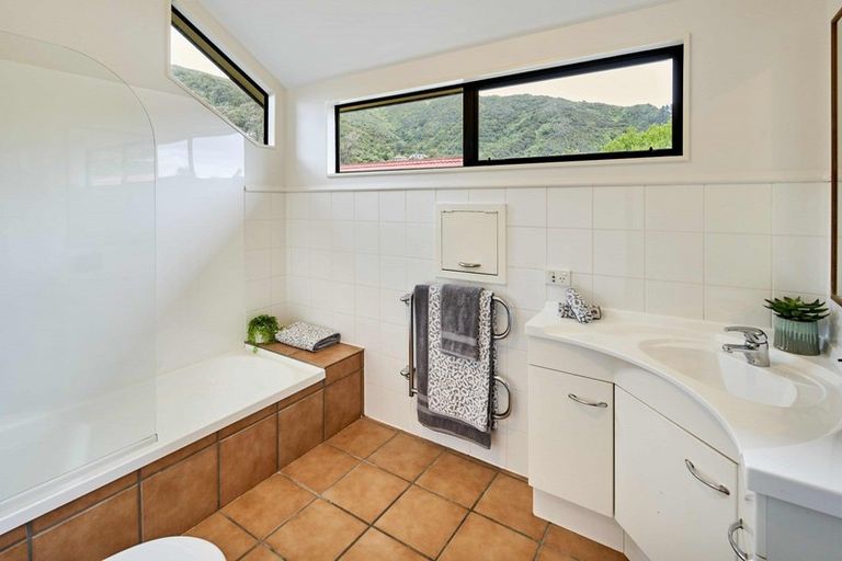 Photo of property in 82a Wyndrum Avenue, Waterloo, Lower Hutt, 5011