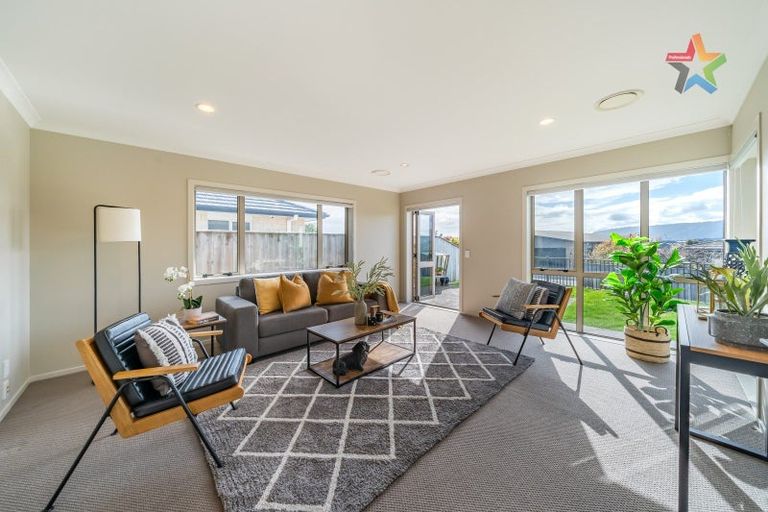 Photo of property in 27 Simpson Crescent, Raumati Beach, Paraparaumu, 5032